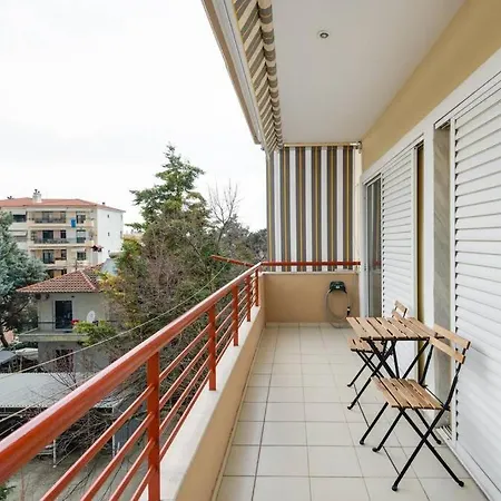 アパート 3br 300mts From The Peraía