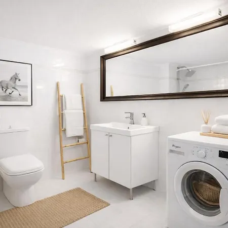 3br 300mts From The Peraía