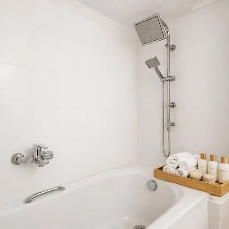 3br 300mts From The Peraía
