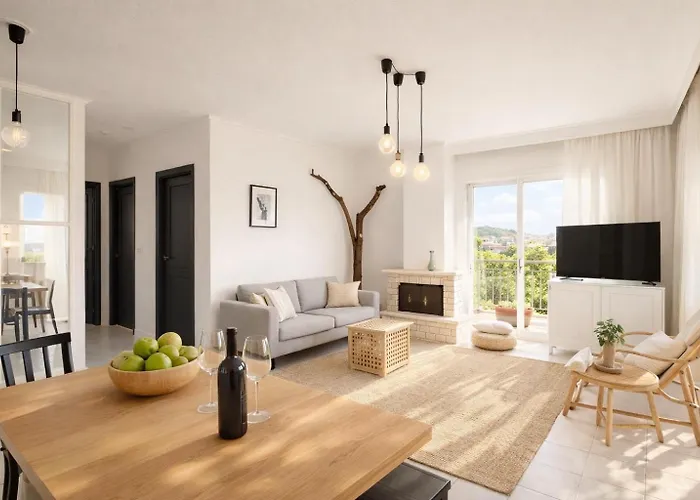 3br 300mts From The Peraía