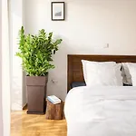 Apartament 3br 300mts From The Peraía