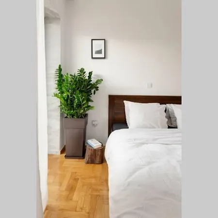 3br 300mts From The *