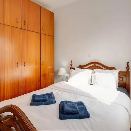 3br 300mts From The *