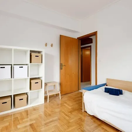 3br 300mts From The *